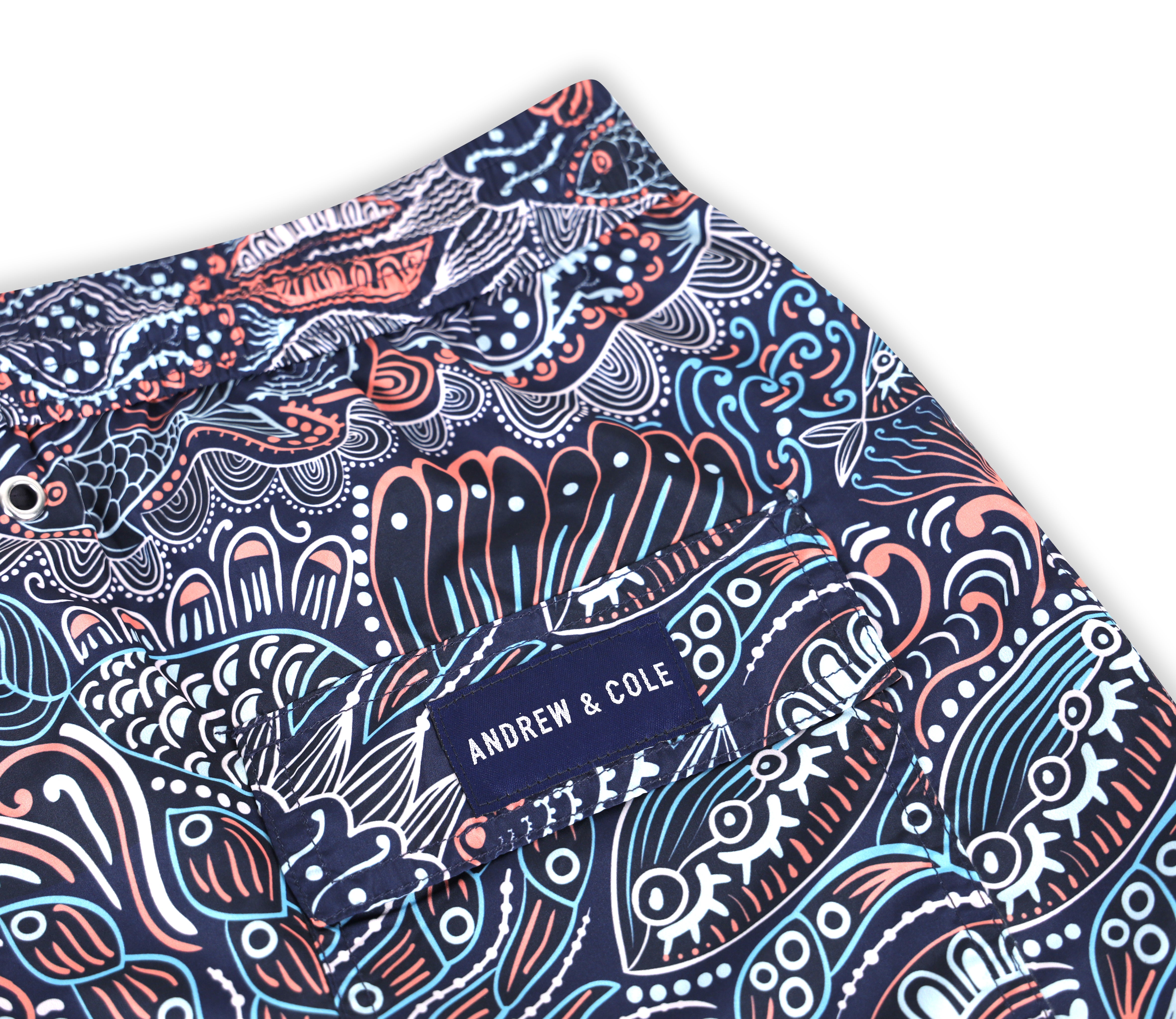 Badeshorts mit Paisley Nahansicht mit Logo Andrew&Cole